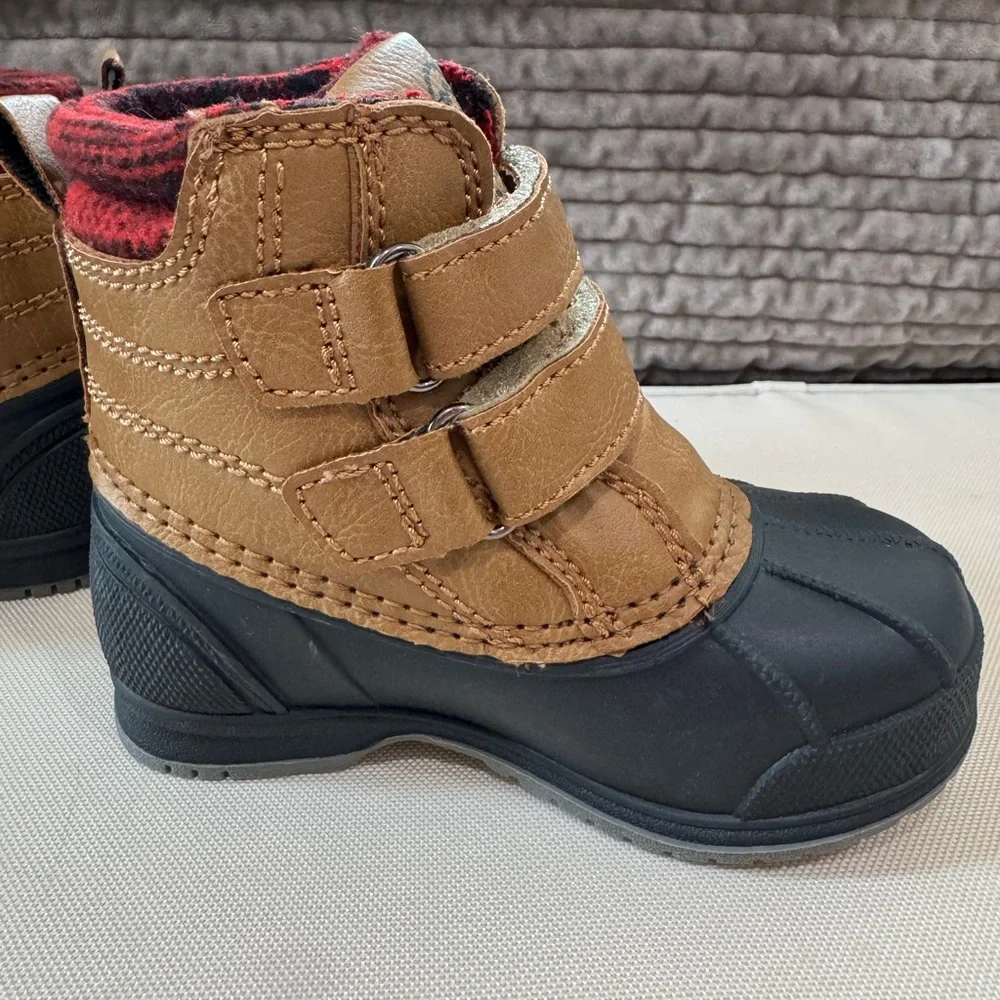 Magellan Outdoors Kids Toddler Boys Duck Boots size 6